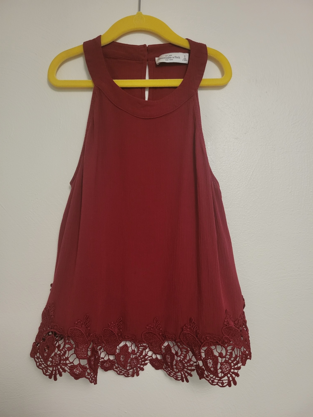 Abercrombie & Fitch Burgundy Lace-Hem Halter Camisole Size Small
